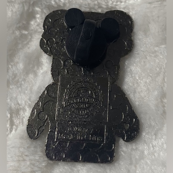 3/$25 Disney Classic Black and White Mystery Pin - Picture 2 of 2